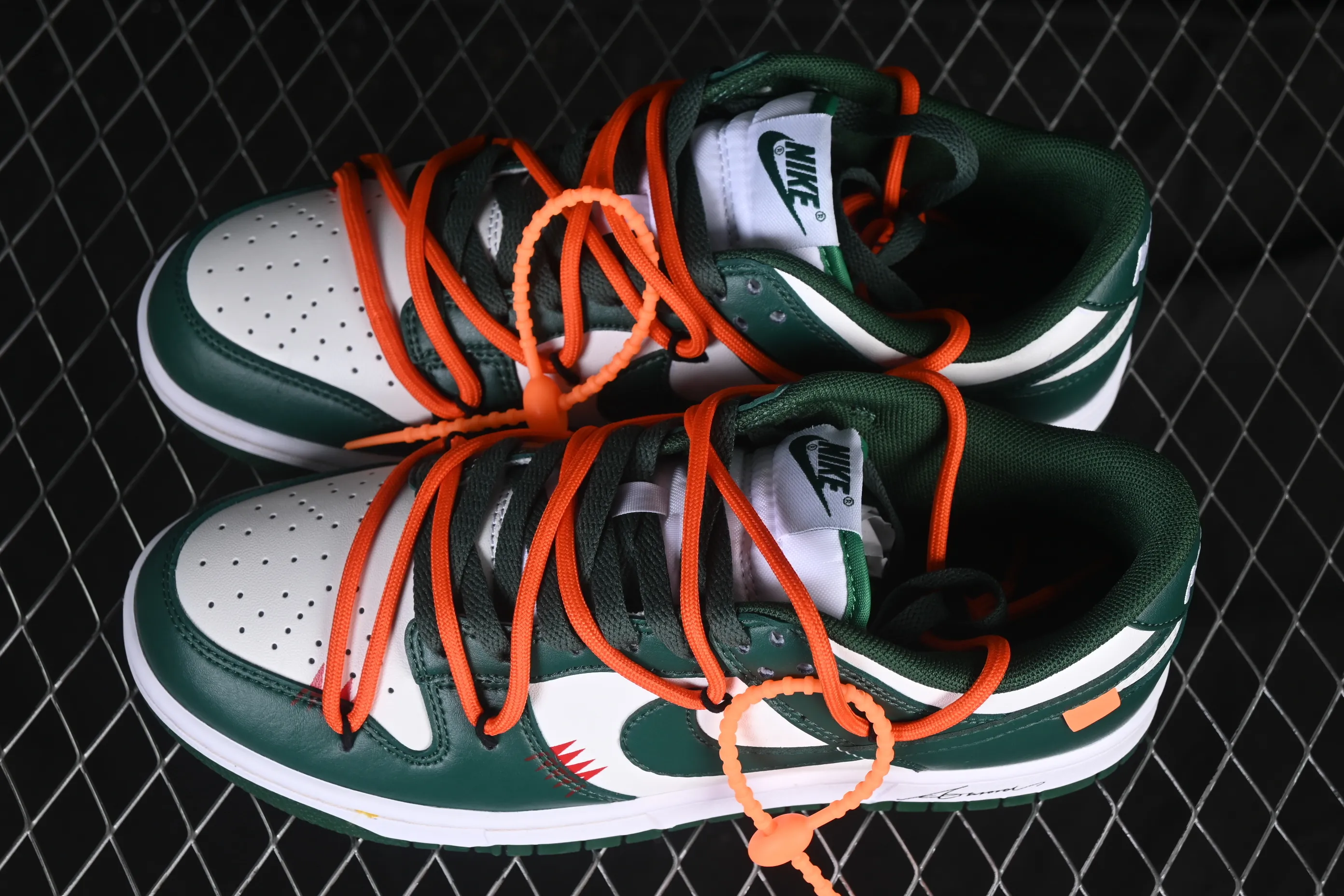 All categories Nk SB Dunk Series Nk SB Dunk Low High-end customized low-top sneakers Nike SB Dunk Low Laser Green Straps Low-top casual sneakers DD1391-101